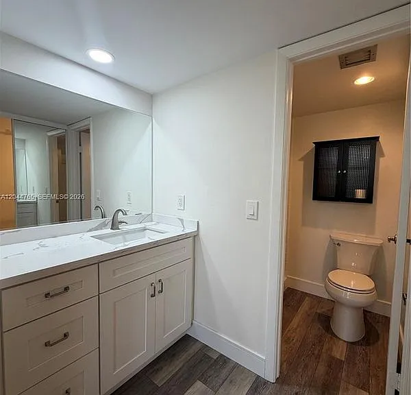 1705 Whitehall Dr #403 — Photo 8