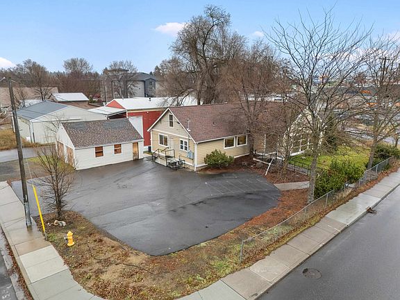 3rd image of 107 E Holland Ave