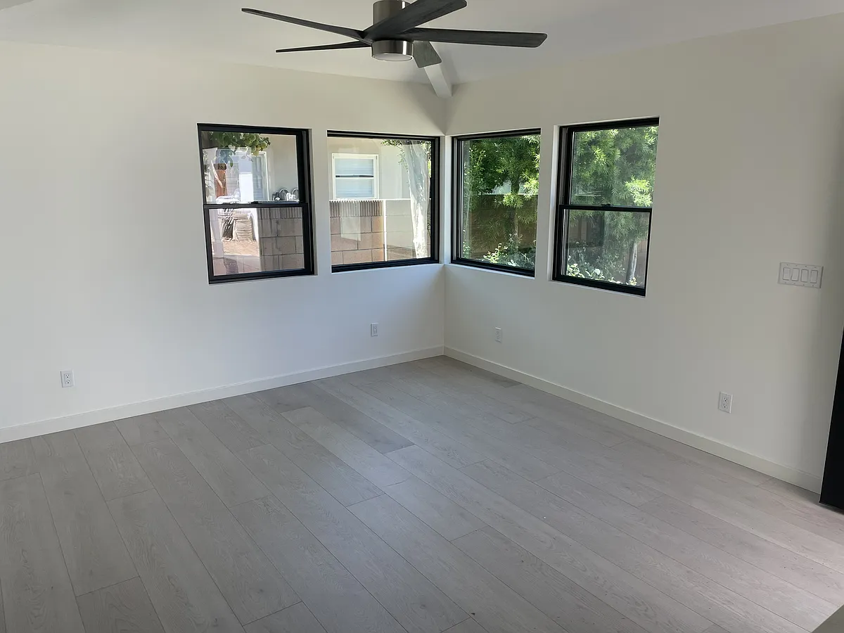 Building Photo - 522 E Jefferson Ave #522