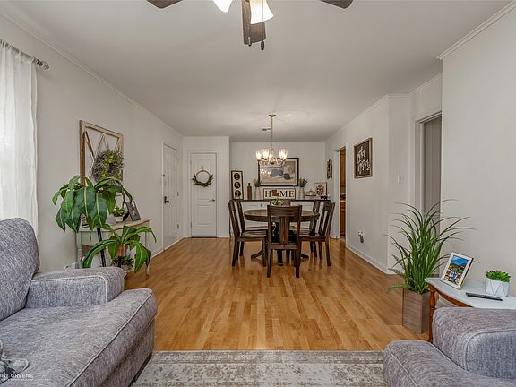 5th image of 706 Claiborne St