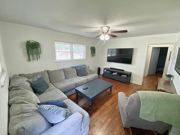 4th image of 208 Lambert Ln
