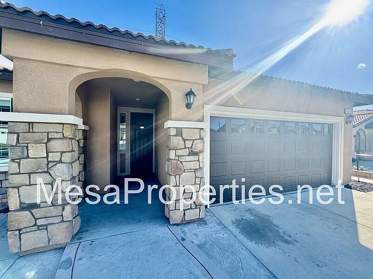 5229 Jarvis Ln — Photo 2