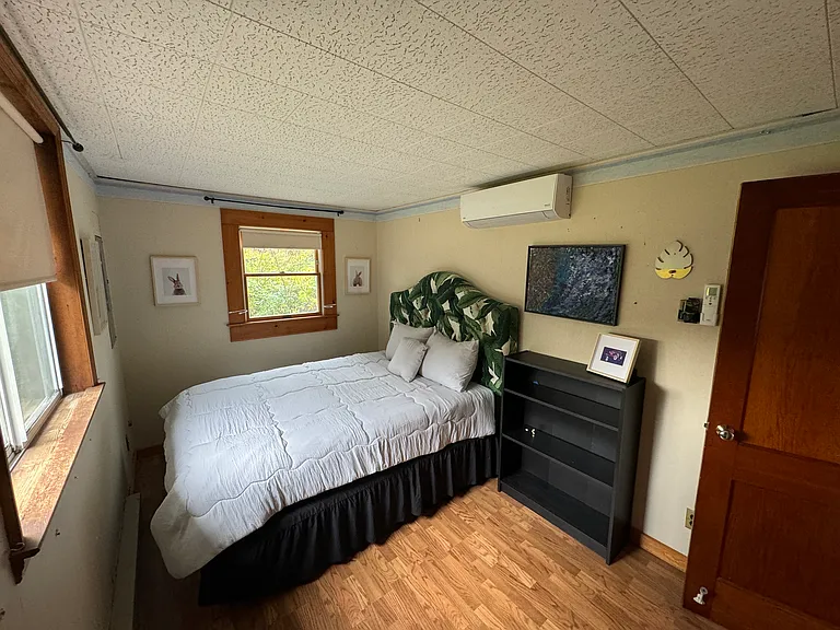 32 Locust Ave — Photo 5