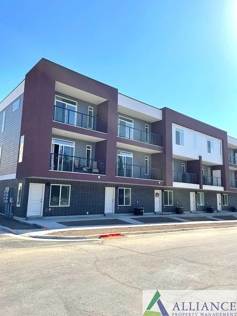 A 2 Bed, 2.5 Bath Deal That's Unboo-Lievable! Clearfield + 2 Weeks Free! — Photo 1