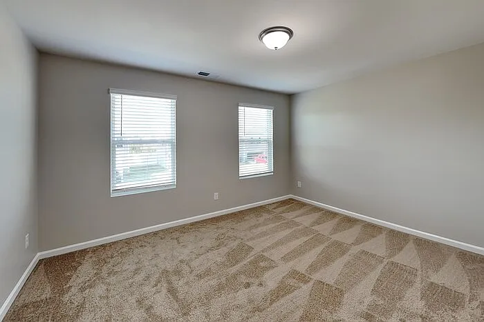 1045 Cloverdale Ct — Photo 13