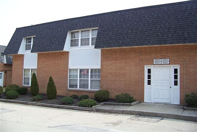 1st image of 6939 N Parkway Dr #6939