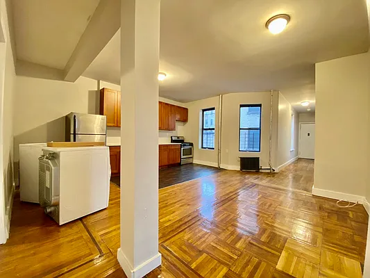 Rented by Zjama Realty Corp | media 8