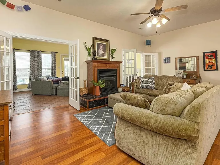 2207 Westminster Dr — Photo 9