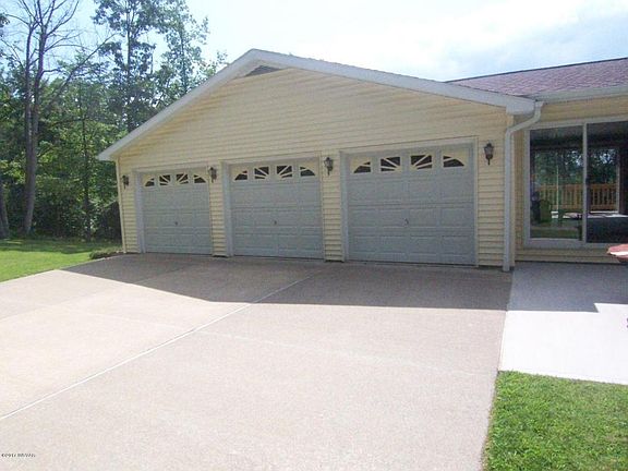 2nd image of 241 Country Club Ln