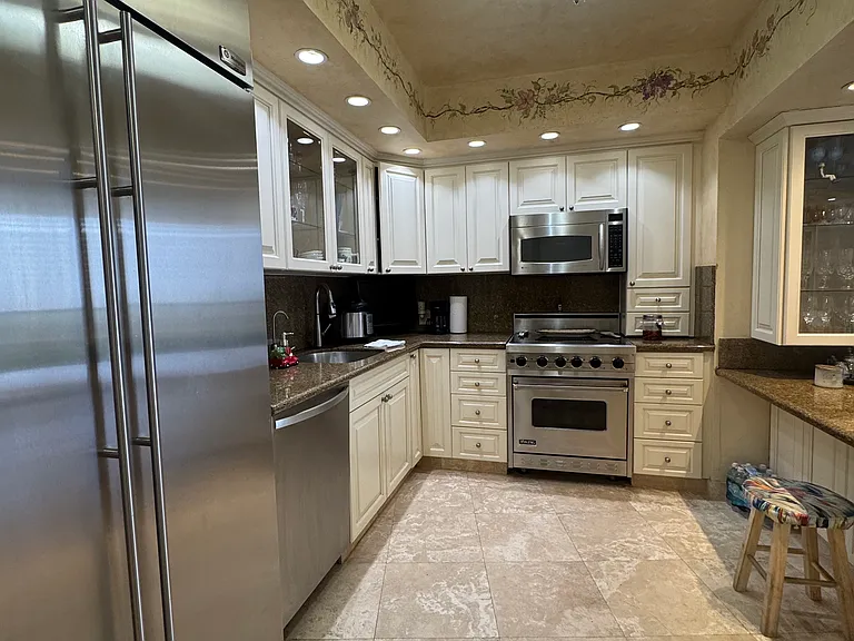 20281 E Country Club Dr — Photo 16