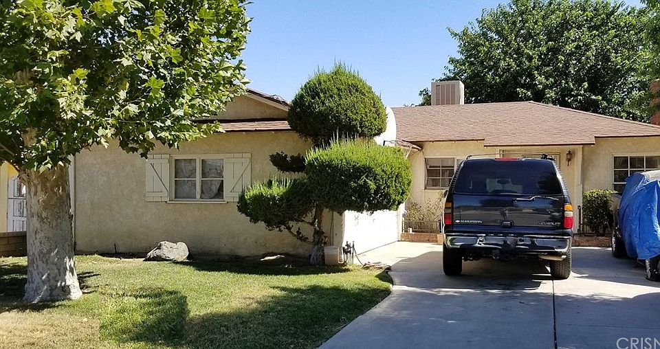 1st image of 25022 Newhall Ave