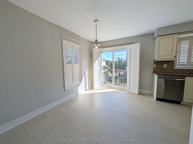 5047 Warwickshire Way — Photo 5