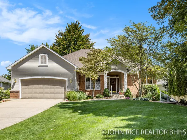 3710 Windshire Dr SE, Grand Rapids, MI 49546