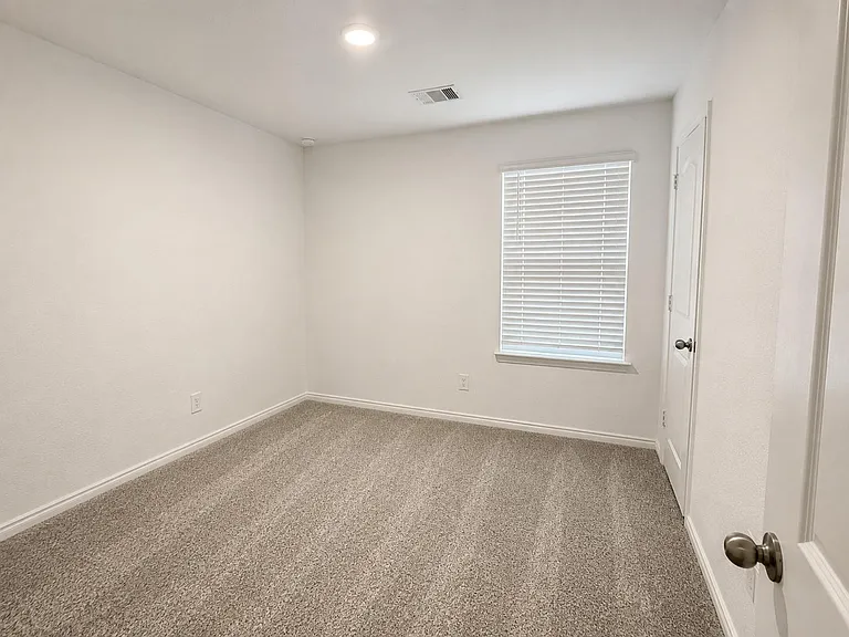 1930 Legacy Hills Dr — Photo 15