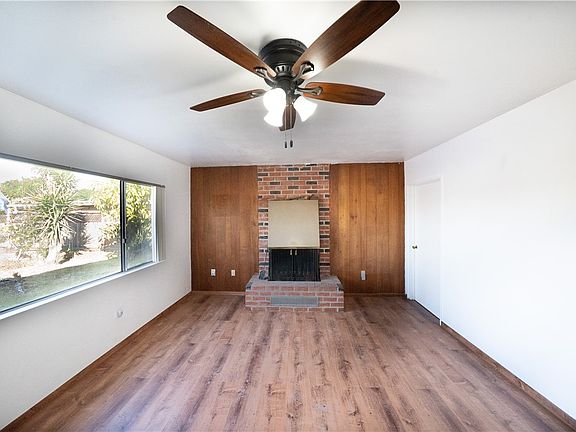 4th image of 4020 Byron St