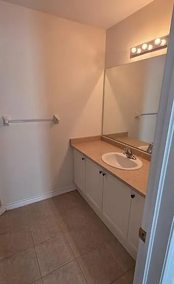 27 Shiff Cres — Photo 18