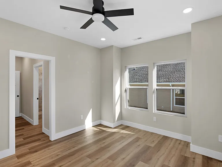 1022 Wentford Ave — Photo 12