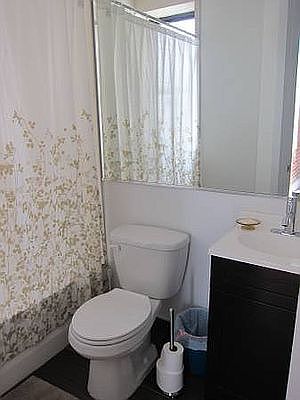3rd image of 103 Quincy St APT 1R