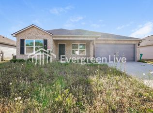 16375 Creek Dr, Moundville, AL 35474