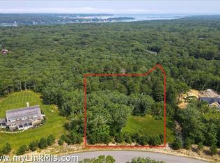 22 Paddock Rd, Oak Bluffs, MA 02557