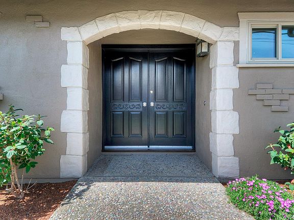 2nd image of 3020 Melendy Dr