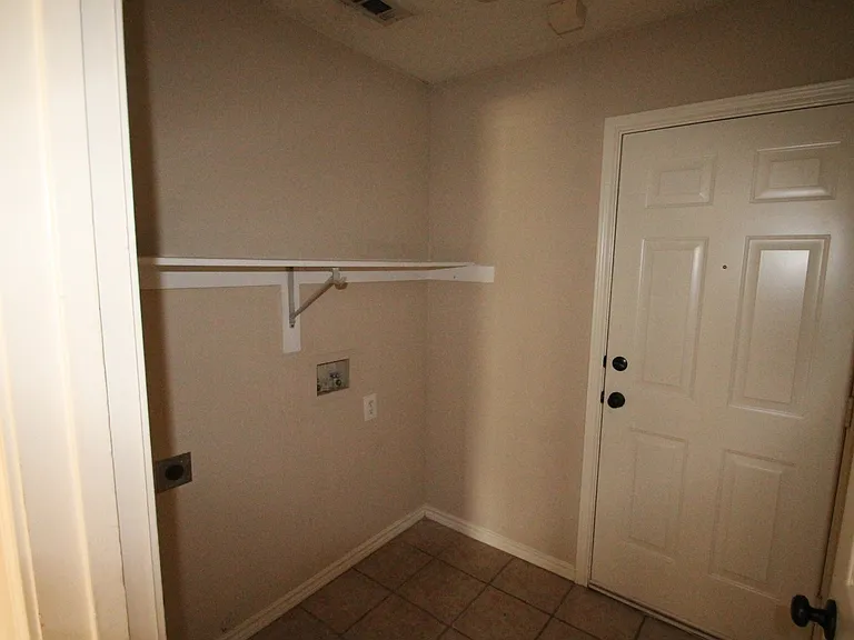 11900 Port Rd — Photo 24