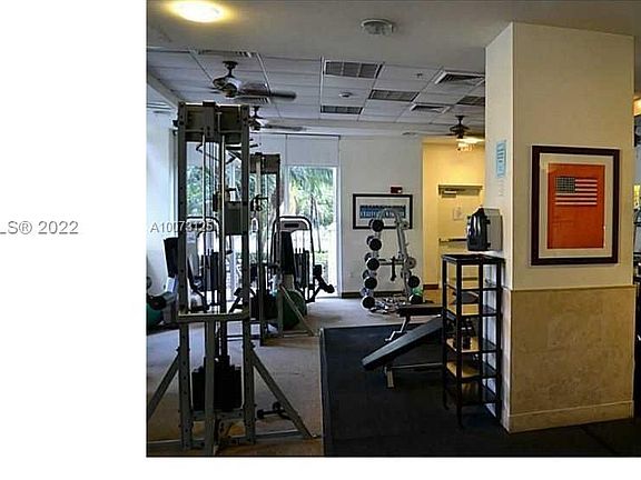 5th image of 19501 W Country Club Dr APT 1811