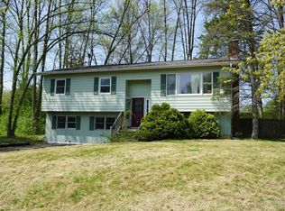 281 Hedgerow Dr, Shelburne, VT 05482