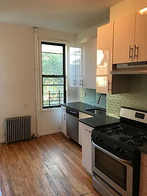 Rented by Flatiron Real Estate Advisors LLC | media 17