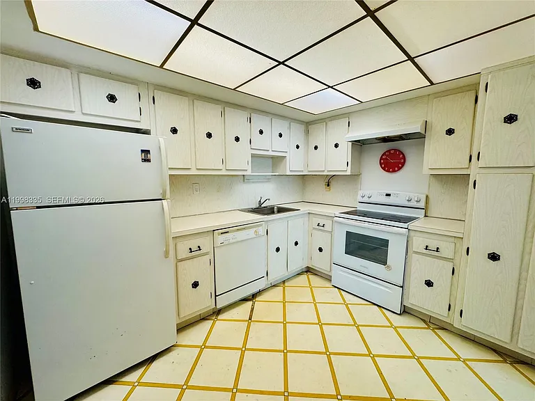 18011 Biscayne Blvd #1003 — Photo 4