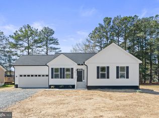 44 Woodland Dr, Montross, VA 22520