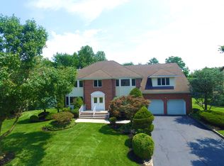 5 Louis Ct, Edison, NJ 08820