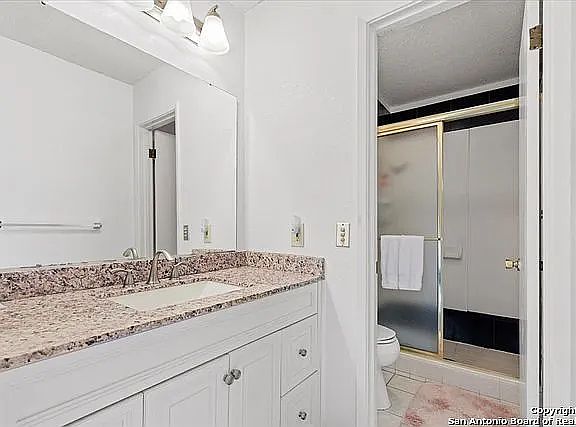 4th image of 7641 Antique Oak St