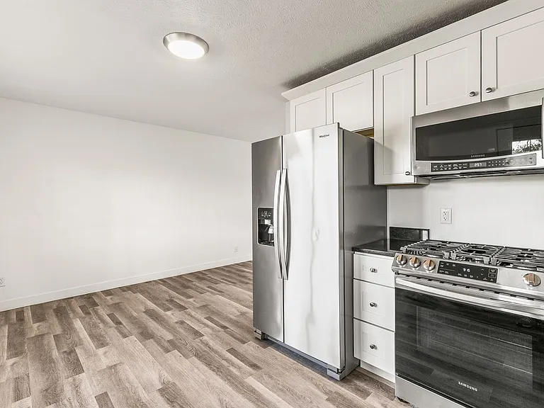 7209 S 78th St — Photo 11