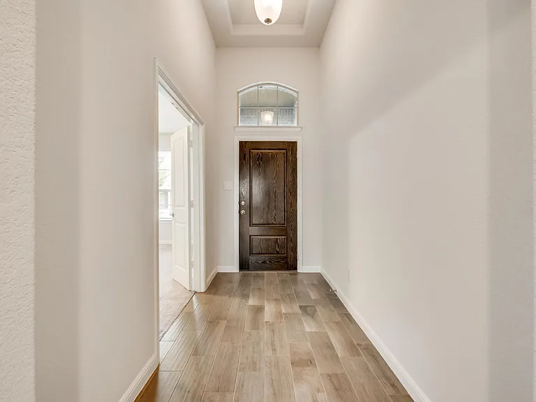 1308 Canary Ln — Photo 3