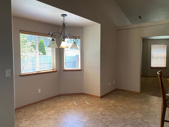 5th image of 967 Carmella St