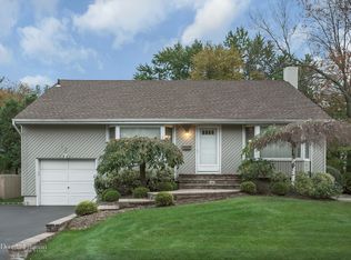 12 Marlene Dr, Syosset, NY 11791