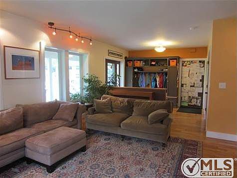 3rd image of 34 Cooper St