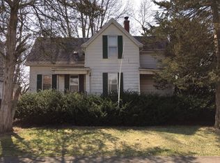 106 W Center St, Le Roy, IL