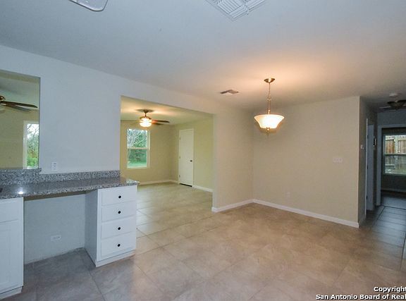 5th image of 131 Hidden Valley Dr