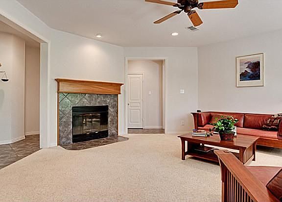 3rd image of 680 Majestic Oaks Dr