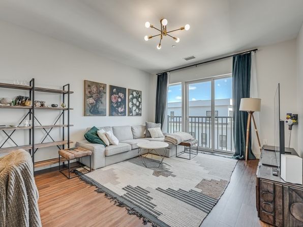 205 Maverick St Unit 410