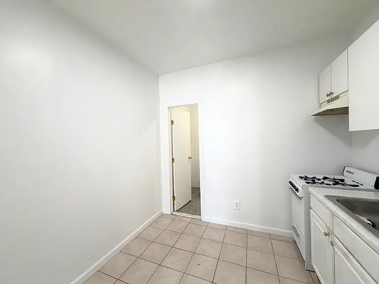 524 Lafayette Ave #2 — Photo 9