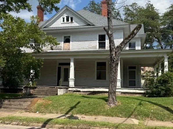 302 N Harris St, Sandersville, GA 31082