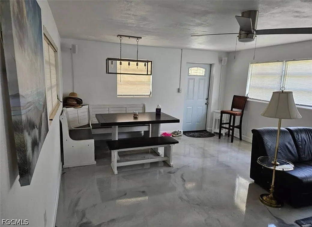 2 bed, 2.0 bath, 972 sqft, $1,900 — Photo 1