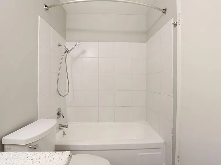 Elevate Apartments — Photo 16