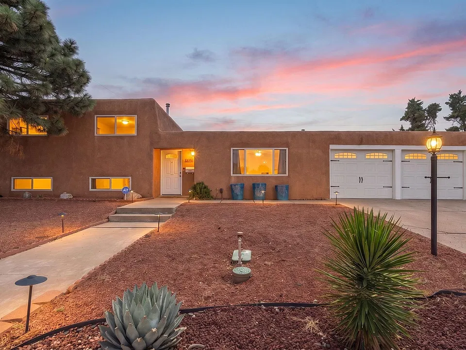 4508 Piedra Blanca St NE