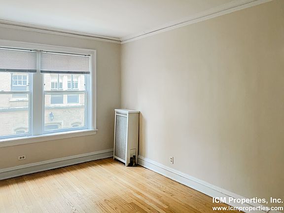 3rd image of 1619 W Sunnyside Ave #3F