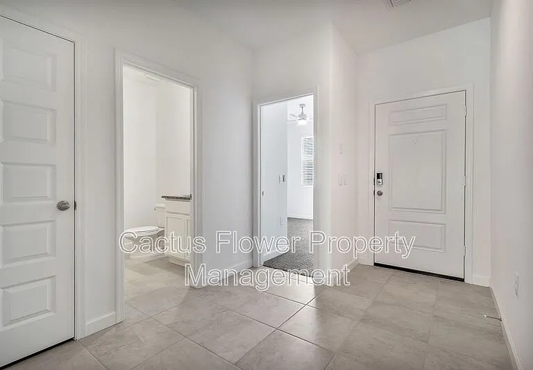 1718 W Sombra Ave — Photo 30
