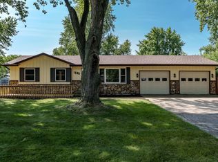 1609 Minns Dr, Machesney Park, IL 61115